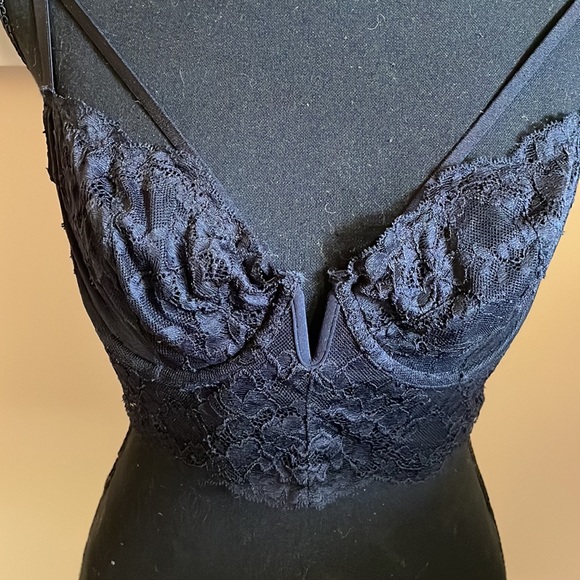 Black Lace Bra - Picture 2 of 10